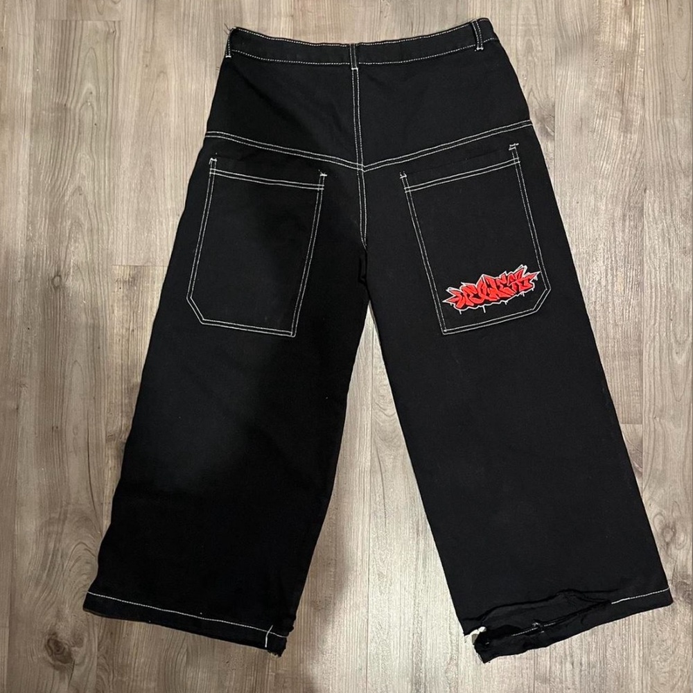 Jnco type twin cannon pants.